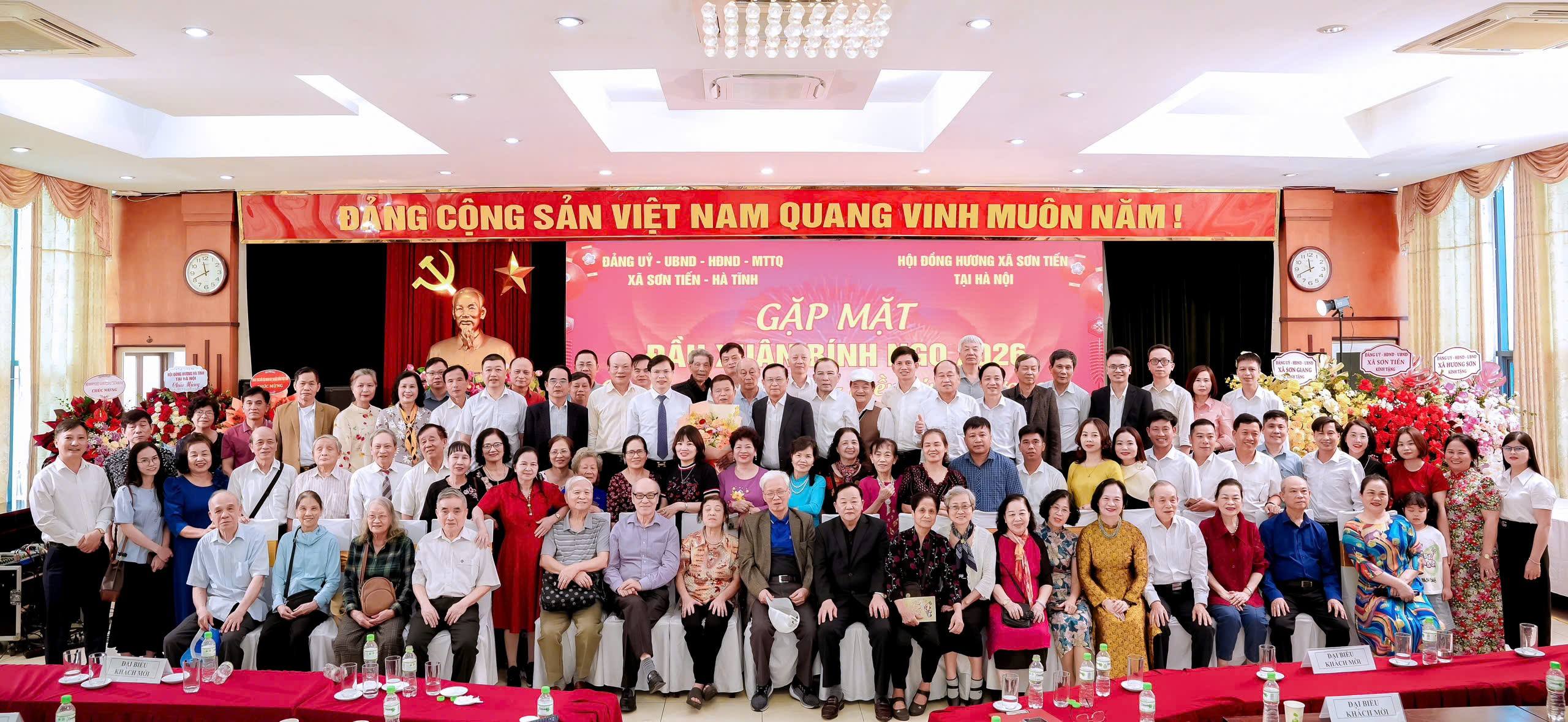 RA MẮT BAN CHẤP HÀNH HỘI ĐỒNG HƯƠNG XÃ SƠN TIẾN TẠI HÀ NỘI