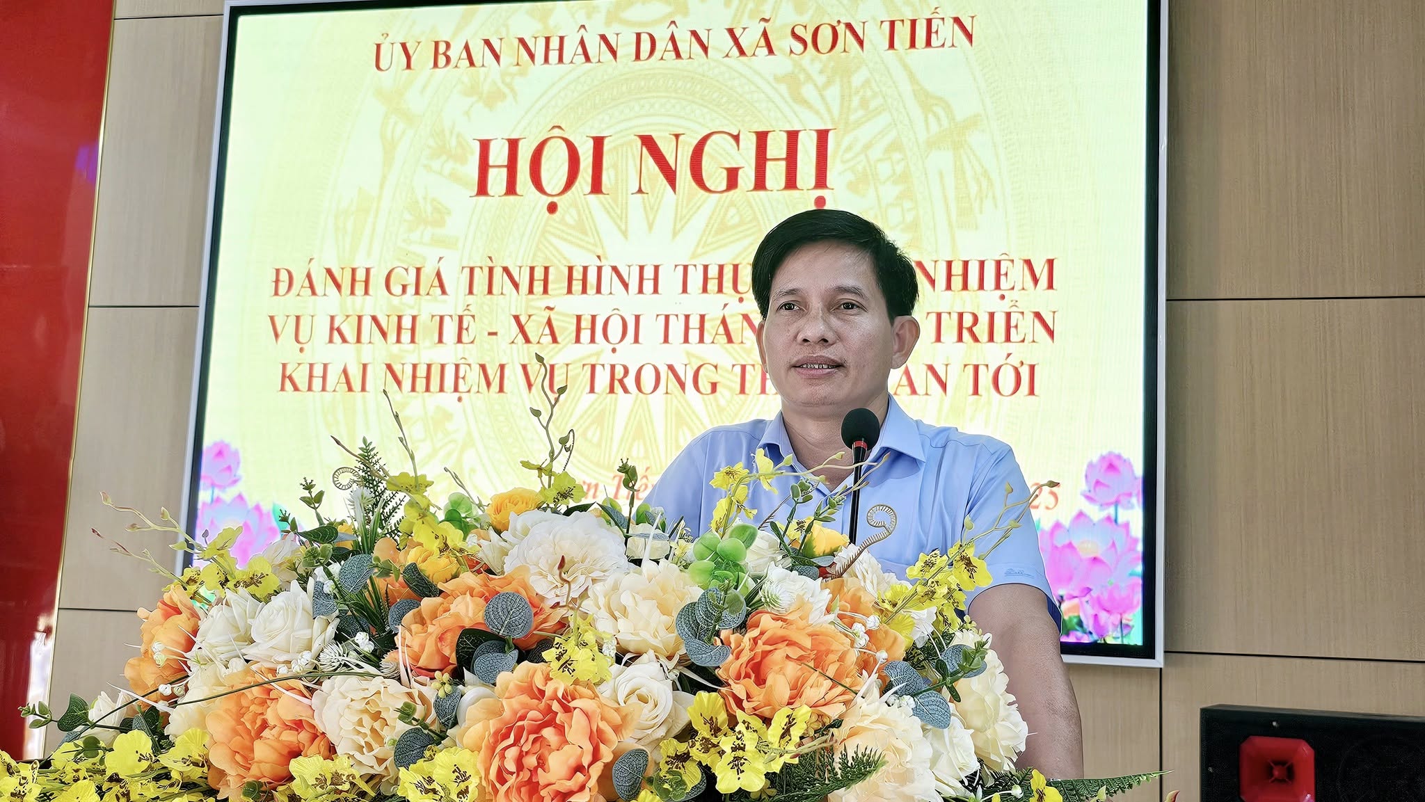 UBND XÃ SƠN TIẾN TỔ CHỨC HỘI NGHỊ ĐÁNH GIÁ TÌNH HÌNH KINH TẾ - XÃ HỘI THÁNG 10/2025.