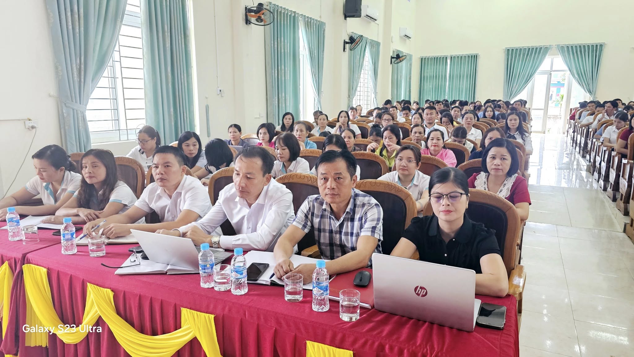 HỘI NGHỊ BỒI DƯỠNG CHÍNH TRỊ NĂM HỌC 2025-2026.