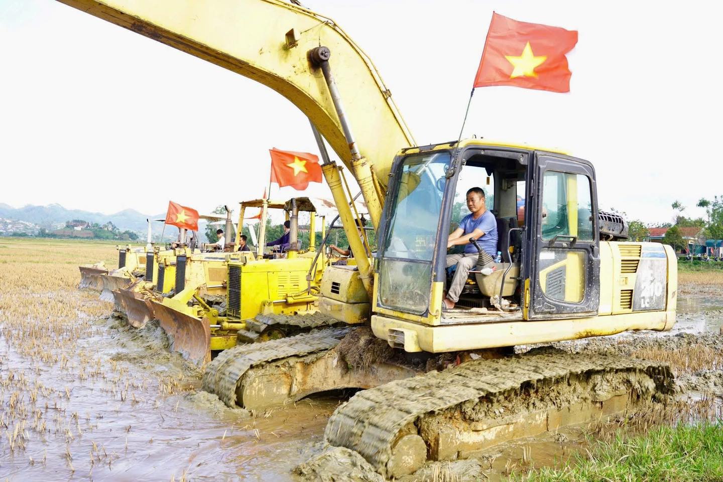XÃ SƠN TIẾN: KHỞI CÔNG TẬP TRUNG TÍCH TỤ RUỘNG ĐẤT NĂM 2025 – BƯỚC ĐI ĐÚNG ĐẮN, MANG TẦM CHIẾN LƯỢC TRONG PHÁT TRIỂN NÔNG NGHIỆP HIỆN ĐẠI