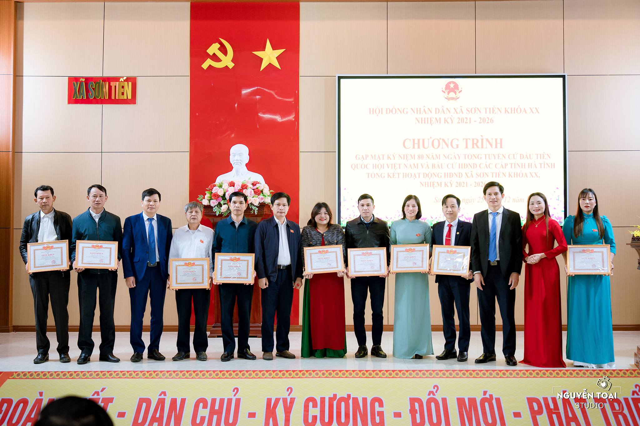 HỘI ĐỒNG NHÂN DÂN XÃ SƠN TIẾN TỔ CHỨC GẶP MẶT KỶ NIỆM 80 NĂM NGÀY TỔNG TUYỂN CỬ ĐẦU TIÊN VÀ TỔNG KẾT HOẠT ĐỘNG HĐND KHÓA XX