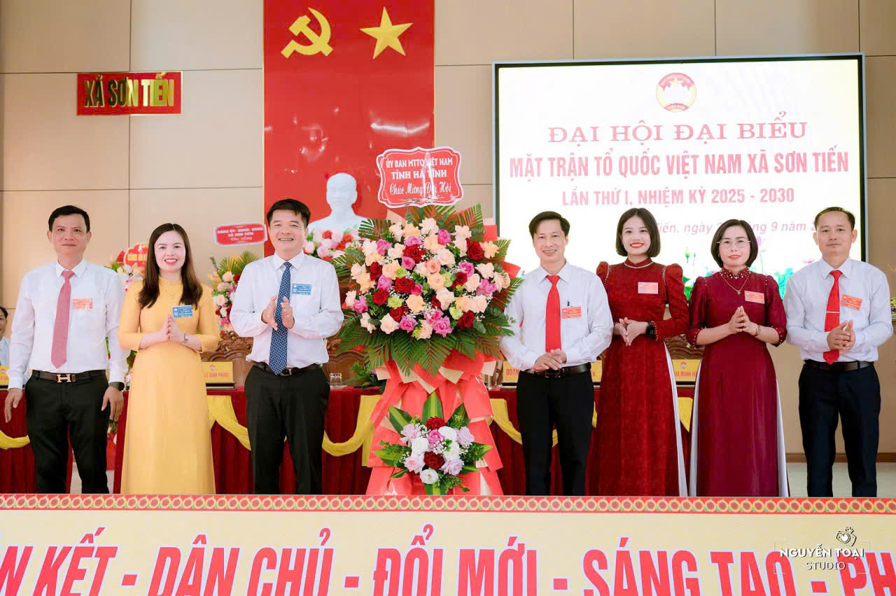 Chủ tịch Ủy ban MTTQ tỉnh Trần Nhật Tân tham dự Đại hội MTTQ xã Sơn Tiến