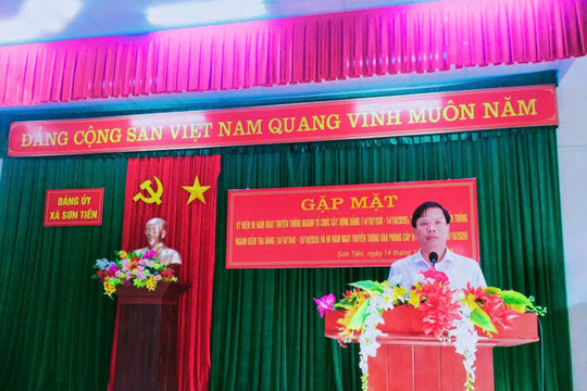 Đảng ủy xã Sơn Tiến gặp mặt kỷ niệm ngày truyền thống các ngành tham mưu, giúp việc của Đảng