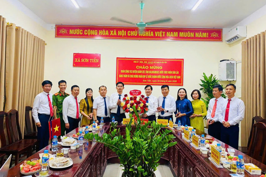 Âm vang hào khí Cách mạng tháng Tám và Quốc khánh 2/9 tại xã Sơn Tiến: Khơi dậy khát vọng phát triển, vững bước tương lai.
