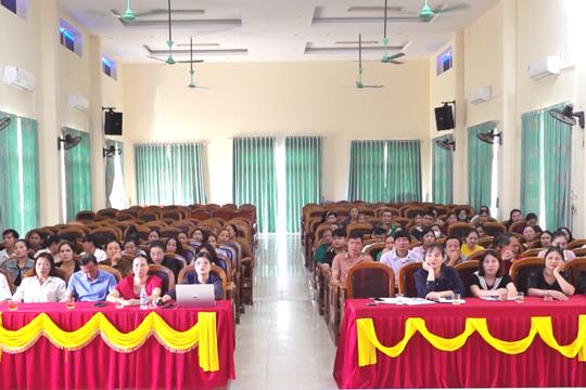 Sơn Tiến tổ chức Hội nghị hướng dẫn điều kiện hoạt động và thủ tục hành chính đối với cơ sở kinh doanh thực phẩm, dược, mỹ phẩm
