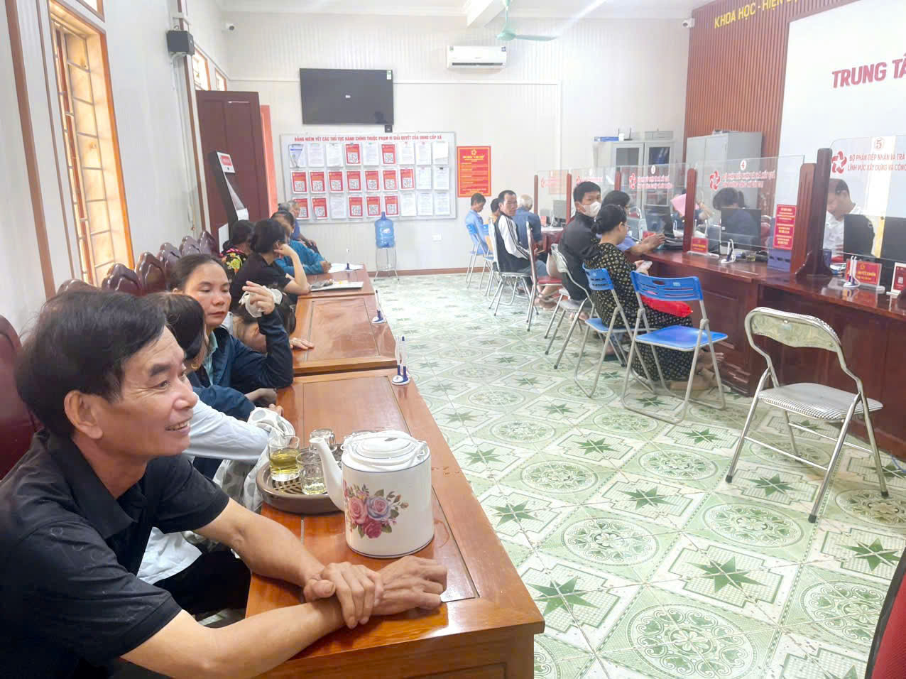 Trung tâm Phục vụ hành chính công xã Sơn Tiến nâng cao hiệu quả phục vụ Nhân dân 